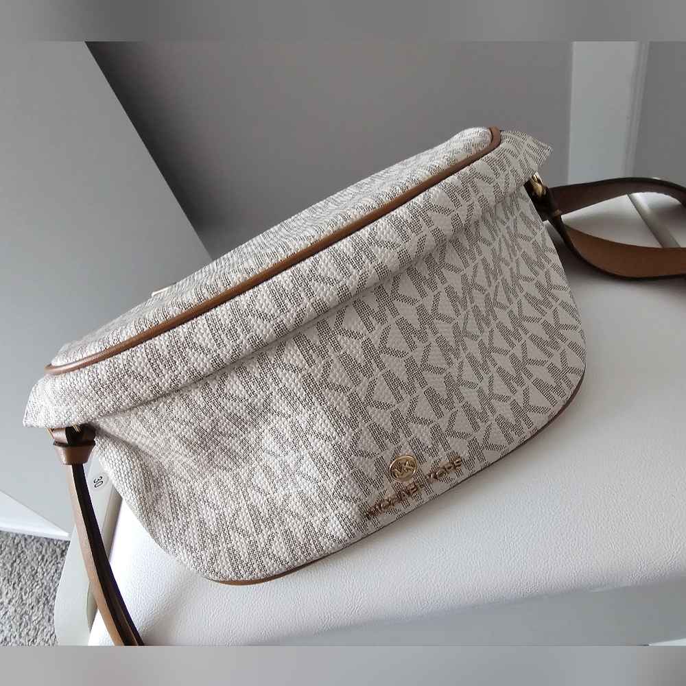 Michael Kors Cream and Brown Women's Bag Fanny bag!!